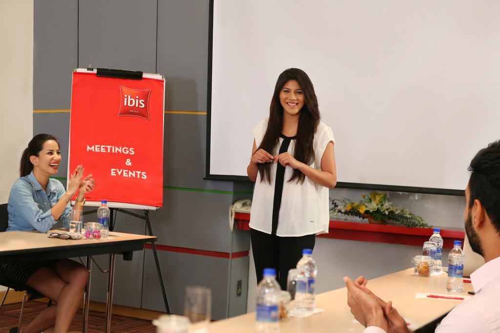 Hotel Ibis Bengaluru Hosur Road - An Accor Brand Exterior foto